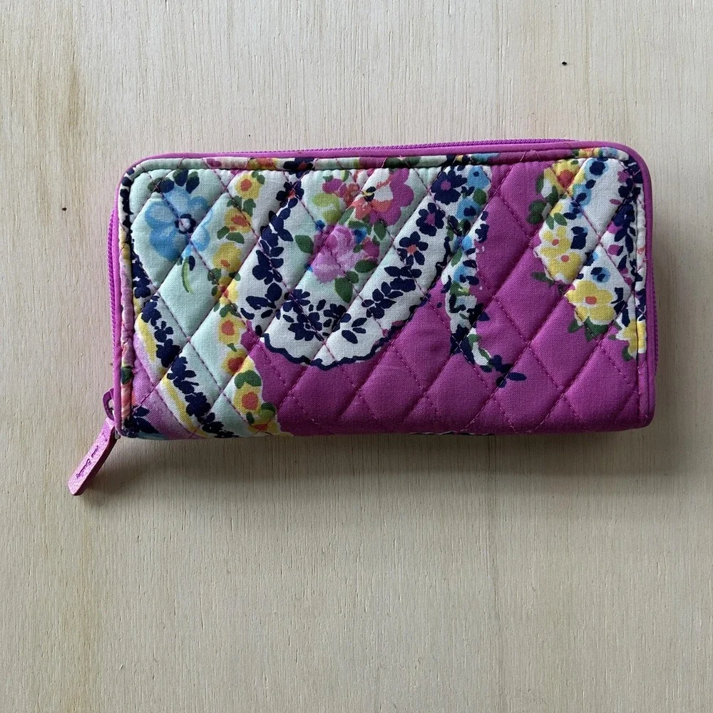Quilted‎ Floral Wallet Womens One Size Zip Around Cotton Multicolor Card Holder